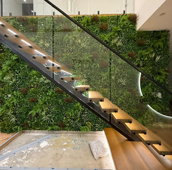 front-wall-of-stairs.jpg